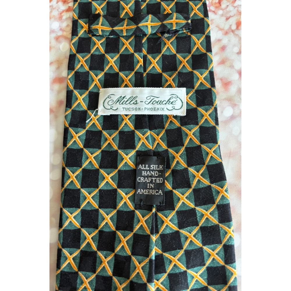 Mills Touche Mens All Silk‎ Hand Crafted in America Tie Geometric Pattern - Picture 3 of 6